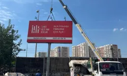 Karşıyaka Belediye Başkanı Yıldız Ünsal’dan billboard açıklaması: “Uygulama hukuka aykırı, süreci yargıya taşıdık”