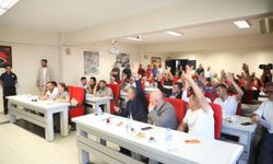 Menderes Belediyesi'nde gergin meclis! Oy birliği uzlaşısı kısa sürdü...