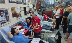 Ödemiş’te kahvehaneden Kızılay’a destek