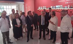 Rusya Büyükelçisi'nden İzmir’de Nazım Hikmet Sergisi'ne ziyaret!