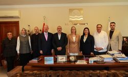 Saniye Bora Fıçı AK Parti İzmir heyetini makamında ağırladı: Birlikte güçlüyüz mesajı!