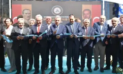 İzmir Demokrasi Üniversitesi'nde yeni dönem: Uzundere'nin ilk kalıcı binası törenle hizmete girdi!