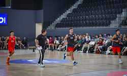 İzmirli Barış Yeleğen, basketbol antrenörlerine eğitim verdi