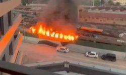 İzmir Alsancak'ta patlama sesinin ardından vagon alev alev yandı!