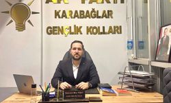Anahtar Parti Karabağlar Gençlik Kolları Başkanı Öztürk AK Parti'ye katıldı: ''Ailemizi güçlendirmeye devam ediyoruz"