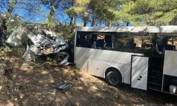 Aydın-İzmir otobanında turist otobüsü kaza yaptı: 2 ölü, 9 yaralı