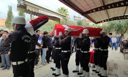 Baba ve oğul aynı teşkilattaydı: Ödemiş Emniyeti’nde gözyaşlarıyla uğurlama