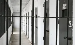 Birden fazla kez aynı suçu işlemiş: Cezaevine uyarıcı madde sokmaya çalışan avukata 23 yıl hapis!