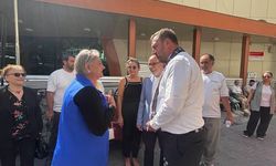 CHP’li Gümrükçü Karabağlar ve Karşıyaka’da sahaya indi: “Sokakta yangın var”