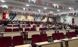 Çiğli’de AK Parti’ye transfer sonrası Meclis’te boykot! İki grup gelmedi, toplantı ertelendi