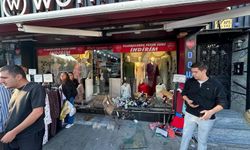 Dükkana daldı, geri vitese takıp dehşeti büyüttü! Konak'ta ucuz atlatılan kaza