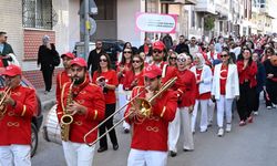 Gaziemir’de sokaklara taşan gurur: Görenler alkışlarla eşlik etti