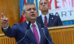 Özgür Özel’den AK Parti’nin İzmir paylaşımına sert yanıt: “Mert olan sandığı koyar”