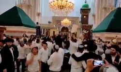 Harem-i İbrahim Camii'nde skandal görüntüler: Ayakkabılarıyla girip dans ettiler