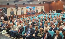 YENİ Parti Konak'ta kongre coşkusu başladı... Kürsüden, iktidara eleştiri yağmuru