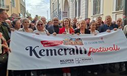 Kemeraltı sokaklarında festival rüzgarı esti! Vatandaşlar korteje akın etti... Başkan Mutlu'dan net çağrı: "Herkesi bekliyoruz"