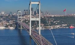 İstanbul'da yarın köprüler kapalı mı ve hangi yollar trafiğe kapatılacak? 1 Kasım 2026 maraton yolları saat kaçta açılacak?