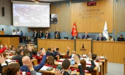 İzmir Büyükşehir’in bağımsız meclis üyesinden dikkati çeken çıkış: Cemil Tugay’ın ölümüne yanındayım!