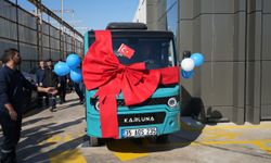 İzmir sanayisinde tarihi an: İlk yerli elektrikli ticari araç banttan indi!
