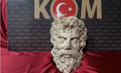 İzmir’de 2 bin yıllık Zeus heykelinin başı ele geçirildi: 3 tutuklama