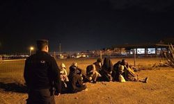 İzmir’de 8’i çocuk 15 düzensiz göçmen yakalandı