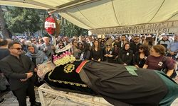 İzmir’i yasa boğan olayda gözyaşları sel oldu! Nişanlısı tarafından öldürülen Özge son yolculuğuna uğurlandı