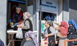 İzmirlinin sofrasına Büyükşehir dokunuşu: Gıdadan beyaz eşyaya kesintisiz destek!