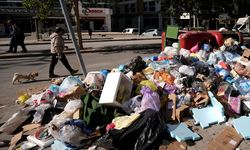 Karşıyaka’da çöp krizi dalga dalga yayılıyor: Mavişehir’den sonra Şemikler de isyan etti!