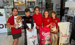 İzmir’de öğrencilerden örnek davranış! Fotoğraflarla can dostlarına destek