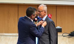 YENİ Parti'ye geçmişti! Eski Başbakan Yardımcısı Karayalçın'a rozeti takıldı