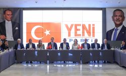 Özel’in İzmir toplantısında dikkat çeken yokluk: Türkmen ve Denizli nerede?