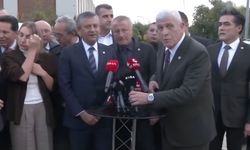 Son Mühür’ün mikrofonuna ilgisi gündem olmuştu! Dervişoğlu'ndan Özel'e esprili gönderme