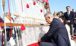 İzmir’de Cumhuriyet coşkusu başladı! İlk ilmeği Vali Elban attı