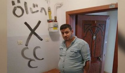 CHP İl Başkanlığı çalışanının kapısına üç hilal çizilip 'ölün' yazıldı!