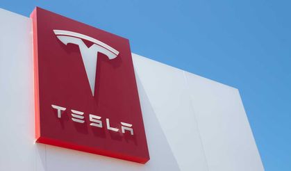 Tesla'da şoke eden gaz pedalı skandalı: O modelin satışı durduruldu