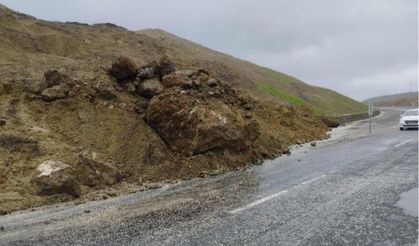 Muş-Erzurum yolunda heyelan! Vatandaşlarda panik yarattı