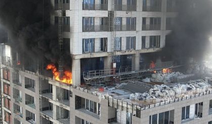 İstanbul Ataşehir'de 30 katlı rezidansta yangın paniği!