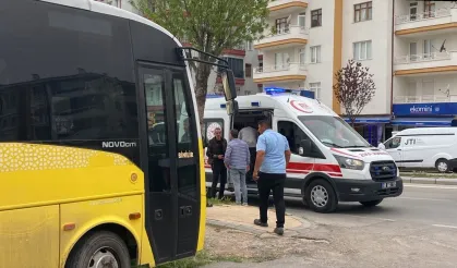 Aksaray'da yolcu bıçakla saldırdı: Sürücü yaralı, şüpheli gözaltına alındı!