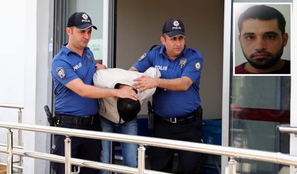 Adana'da korkunç kaza: Alkollü sürücü motosikletliyi öldürdü, 3 araca çarpıp kaçtı