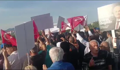 Antalya teleferik kazası protestosu arbedeye döndü: Bir kişi hastaneye kaldırıldı!
