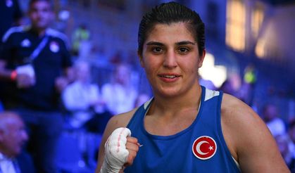 Milli boksörümüz Busenaz Sürmeneli, Avrupa Şampiyonası'nda finale yükseldi!
