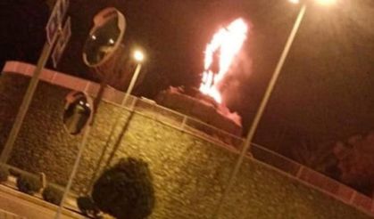 Milli kahramana saygısızlık: Tavas'ta köpekçi Nuri Efe heykeli yangında zarar gördü