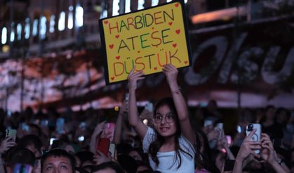 Mert Demir, 23 Nisan Çocuk Bayramı'nda Aydın'da konser verdi