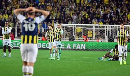 Fenerbahçe yenildi, sosyal medya yıkıldı!
