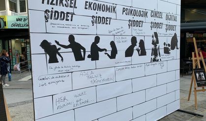 CHP İzmir gençliğinden anlamlı etkinlik: Şiddet duvarından mesaj yağdı