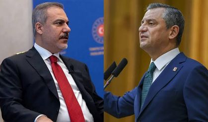 Özgür Özel'den Hakan Fidan taklidi!