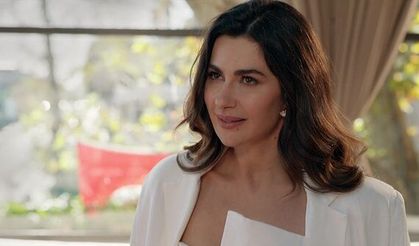 Nesrin Cavadzade Bodrum'da bikinili pozlarıyla nefes kesti