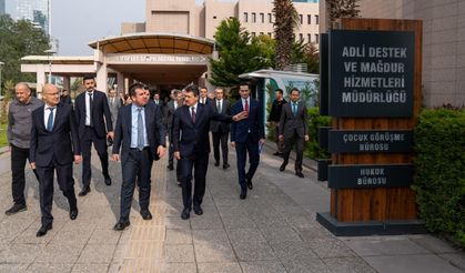 Adalet Bakan Yardımcısı İzmir'de! Adliyedeki projeleri yerinde inceledi