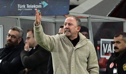 Sergen Yalçın’dan derbi sonrası hakem ve VAR eleştirisi!