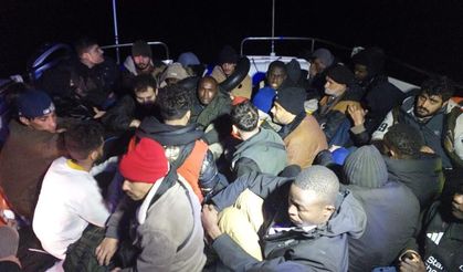 Bodrum açıklarında göçmen operasyonu: Batma tehlikesi geçiren bottan 30 kişi kurtarıldı!